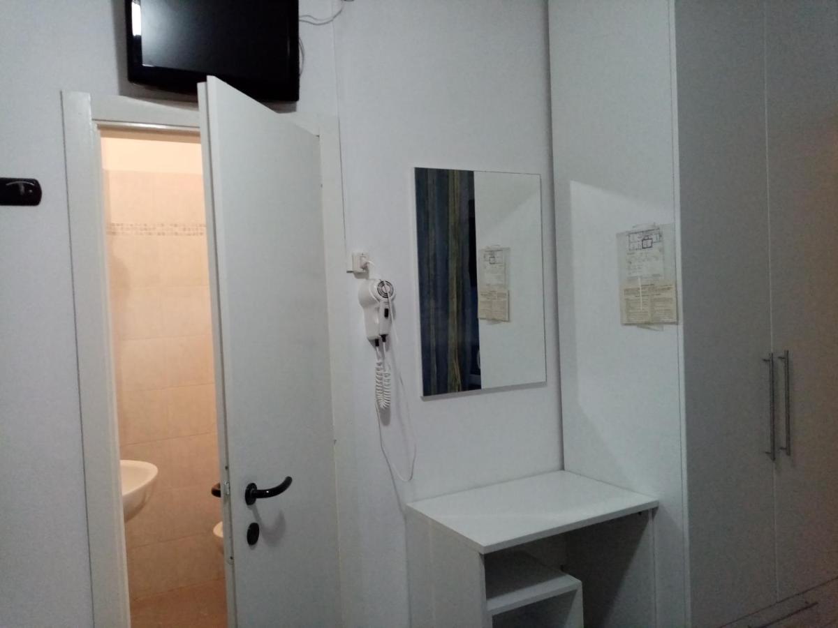 New Prophet Bed & Breakfast Cattolica Bagian luar foto
