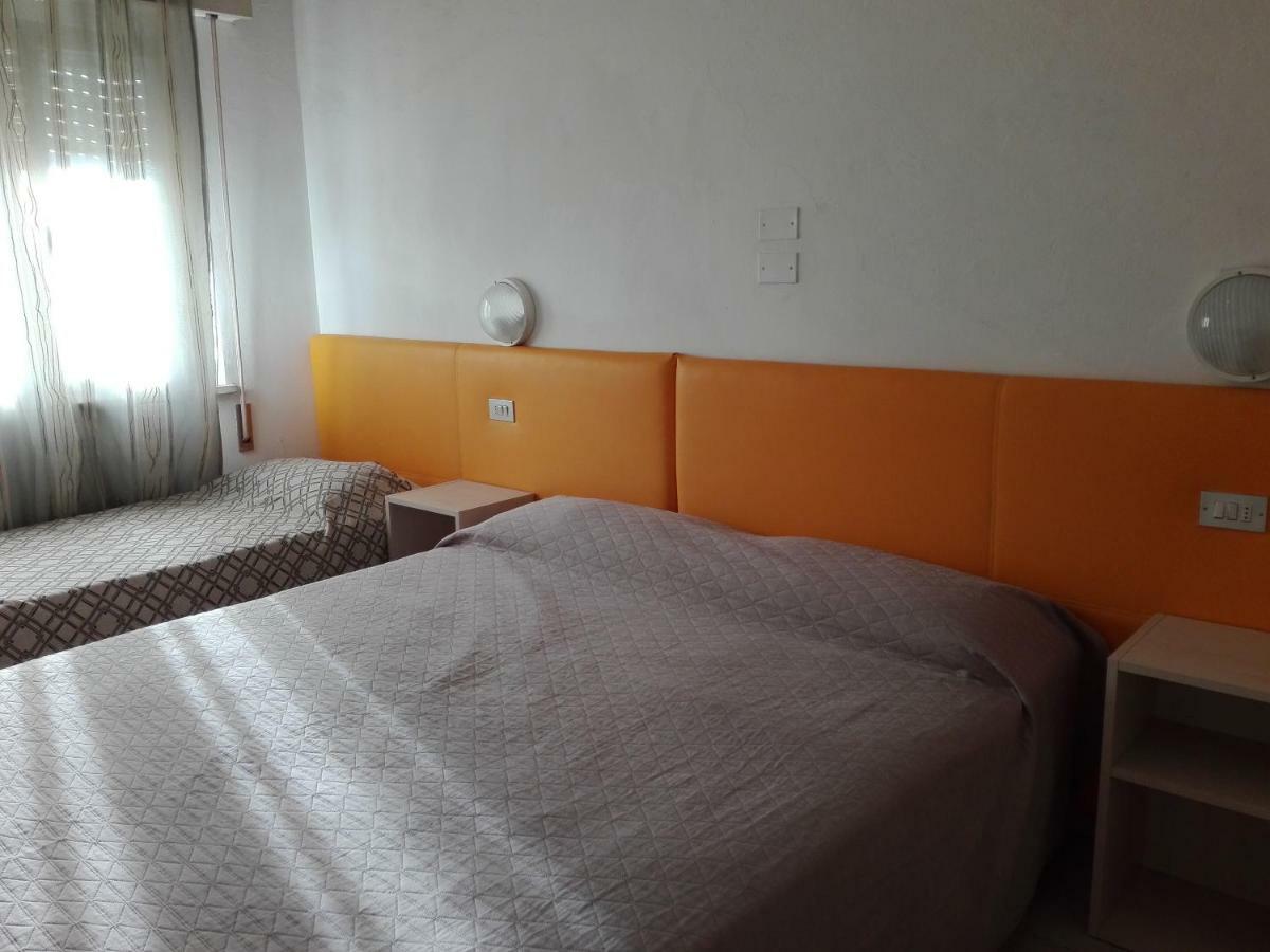 New Prophet Bed & Breakfast Cattolica Bagian luar foto